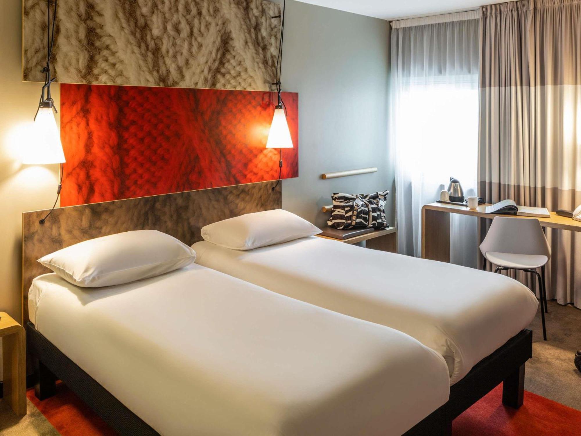 Ibis Birmingham Airport Terminal Building - Nec Hotel Bickenhill Exterior photo